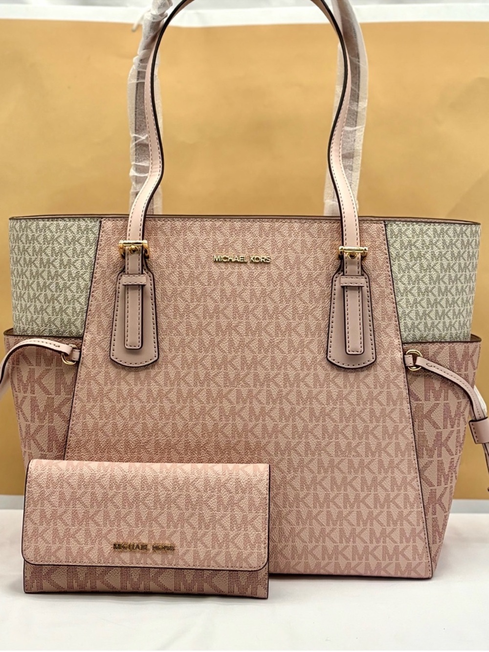 Michael Kors Blush Pink Signature Tote with Matching Wallet - Picture 11 of 15